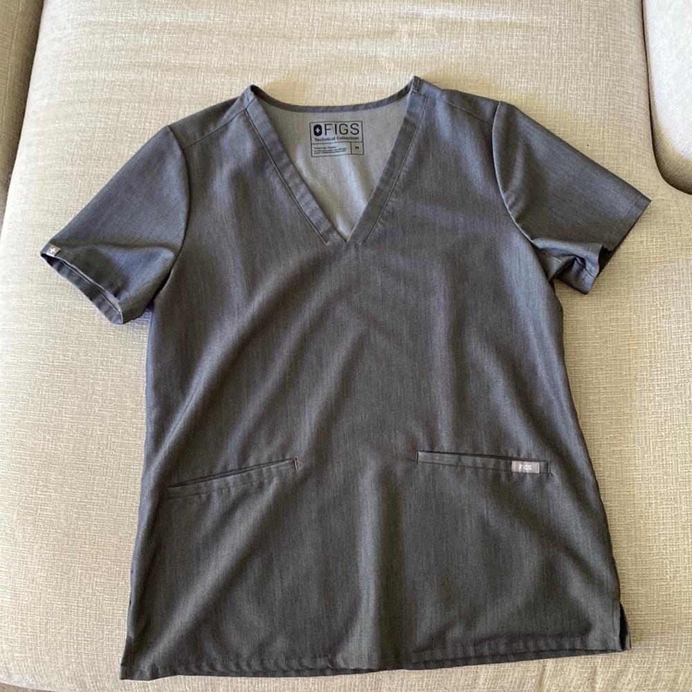 Medium figs scrub top